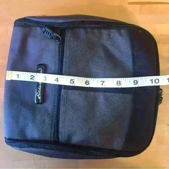 🌈 6/$60, Eddie Bauer Black/Grey Toiletry Bag, Size 10” X 8” X 2.5” - Picture 10 of 12